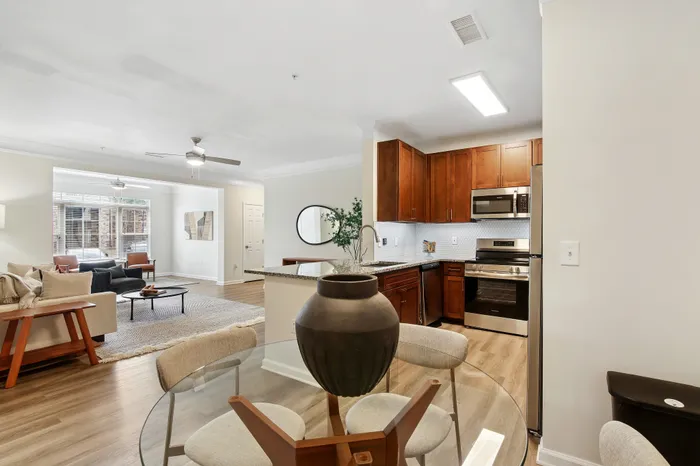 Avana Portico - Modern Open Layout