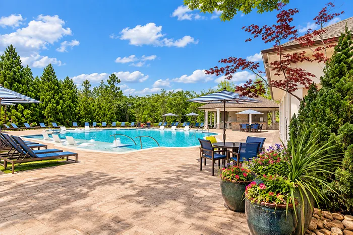 Avana Portico - Outdoor Pool Area