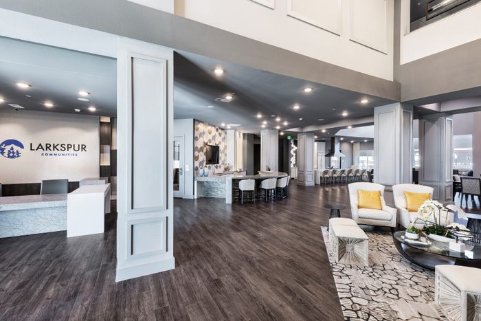 Leasing Lounge
