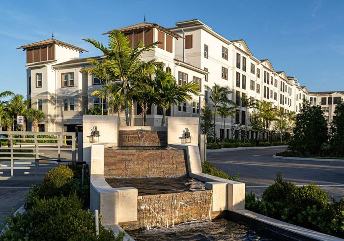 Water feature  | Arcadia Gardens | Plano, FL  Apartments for Rent