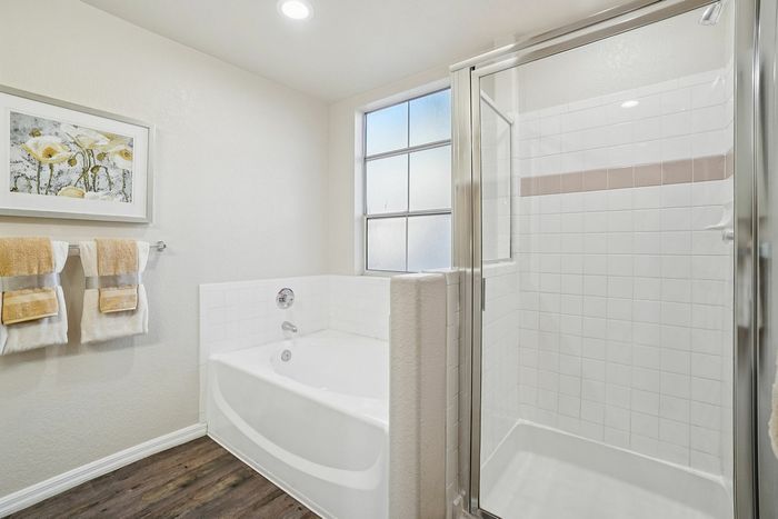 Stratton Tub/Shower Area