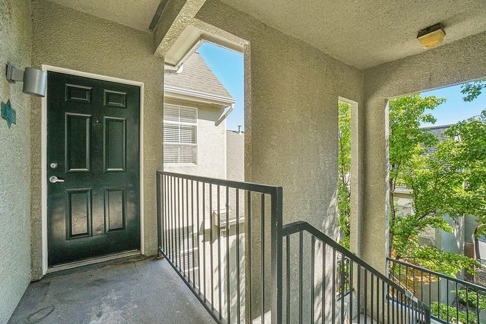 Third Floor Staircase Entry