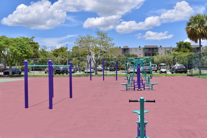 2500 Inverrary Club Apartments, exterior, outdoor exercise equipment, palm trees