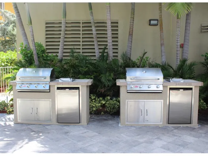 Gables 37 Grand, exterior, outdoor grills, palm trees