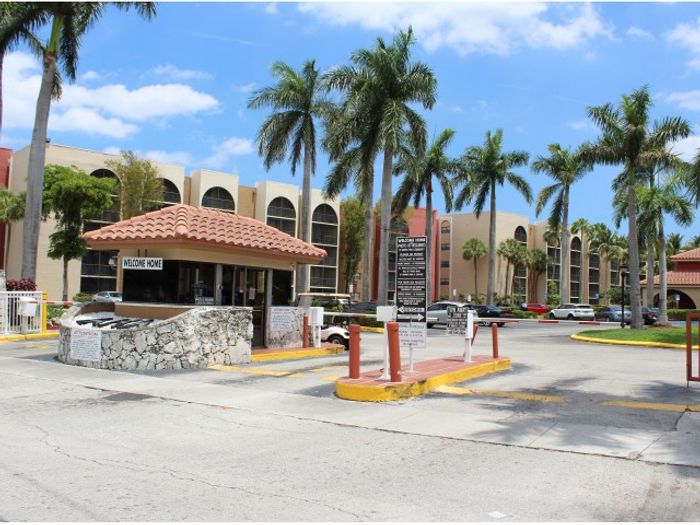 Aventura Harbor Apartments, exterior, palm trees, property entrance check in, building exteriors