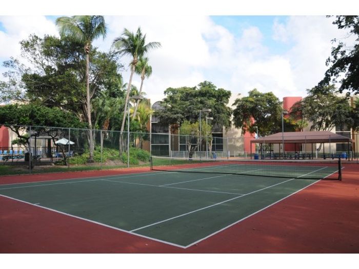 Aventura Harbor Apartments, exterior, tennis court, palm trees, pavilion