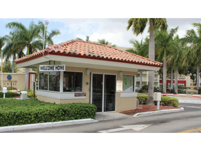 Country Club Towers, exterior, property gate house