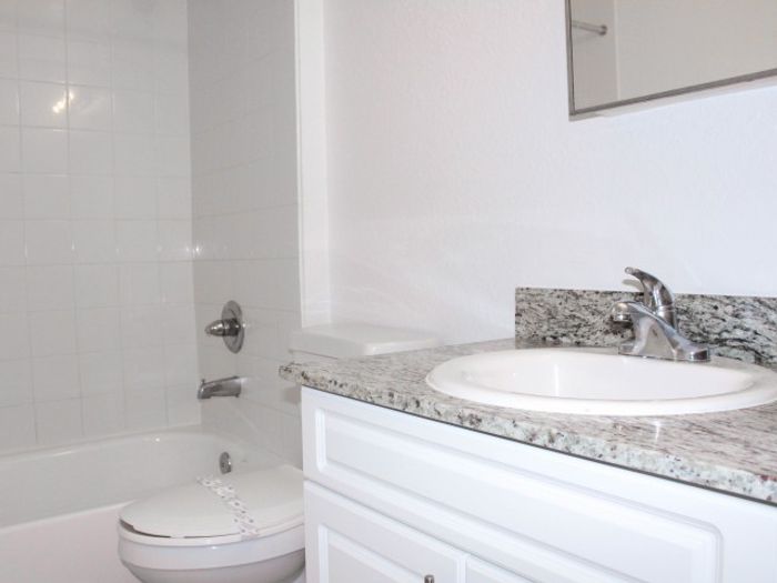 Sunshine Lakes Interior | Bathroom | Sink | Toilet | Bathtub