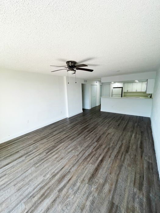 Spacious Floor plan with Ceiling Fan and Screened-In Balcony