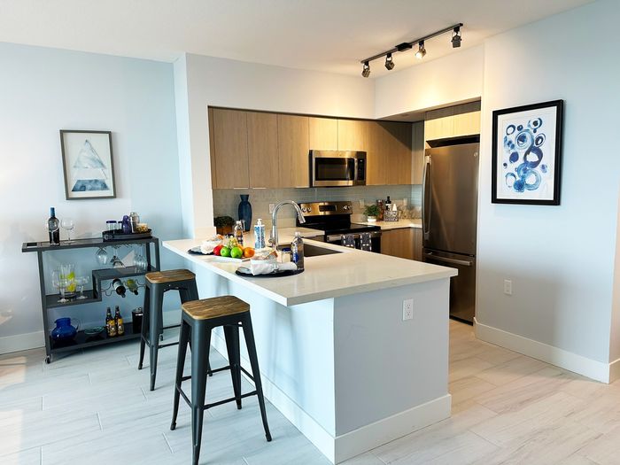 Kitchen with Breakfast Bar