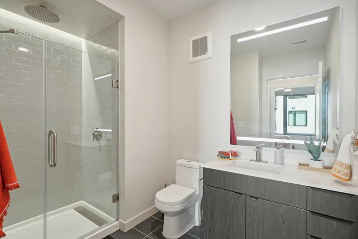Dyno 2 Floorplan Bathroom