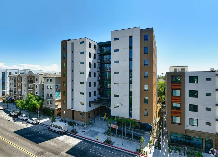6nineteen building