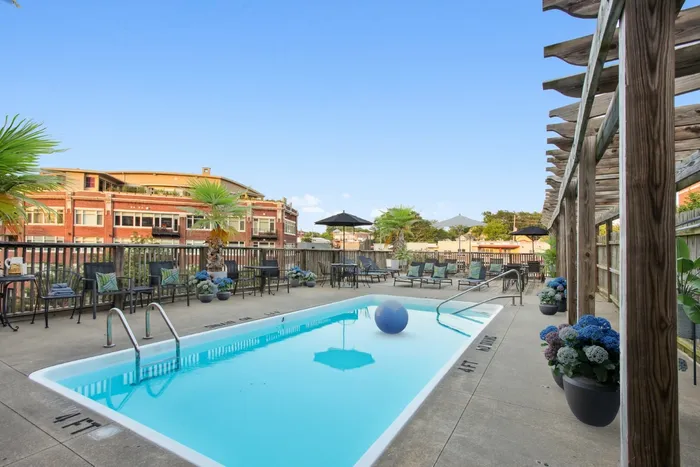 Founder's Pool Deck Top | Luxe at Union Hill | Kansas City, MO Apartments