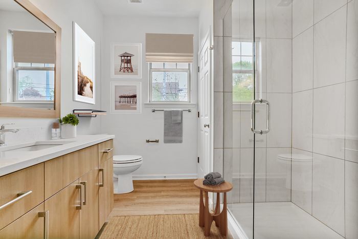 Bathroom | Luxe at Union Hill | Kansas City, MO Apartments