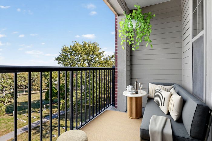 Private Balcony | Luxe at Union Hill | Kansas City, MO Apartments