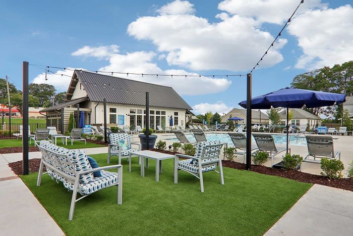 LEO Jamestown- Single Family Rental Homes - Outdoor Lounge Area