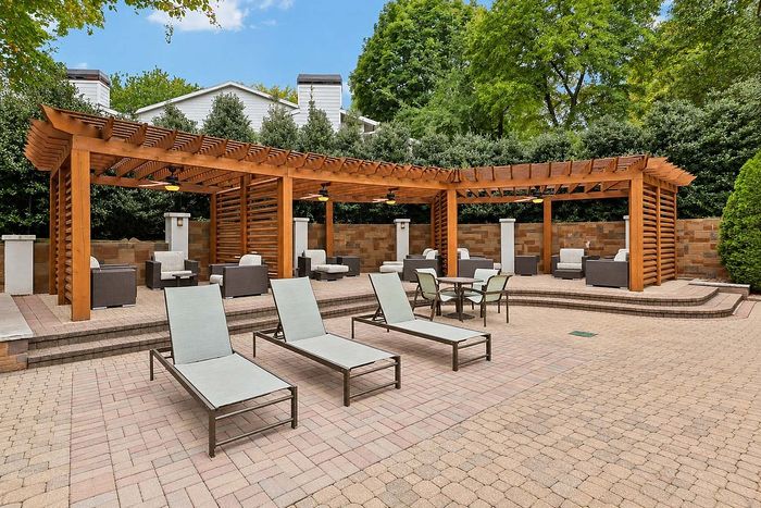 Advenir at Winterset - Outdoor Lounge Area