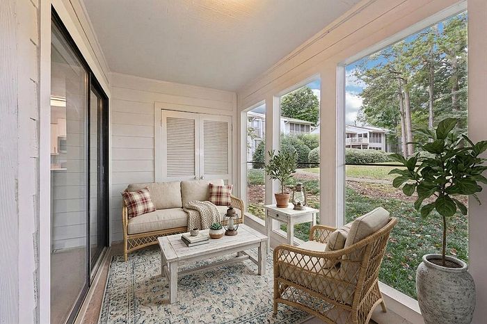 Advenir at Winterset - Cozy Sunroom