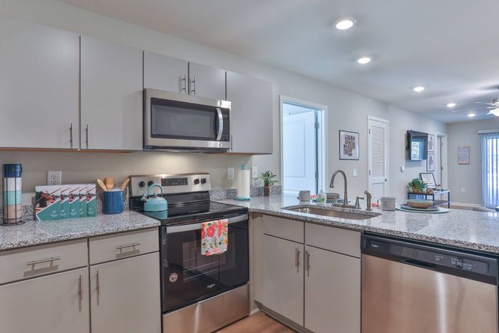Inviting Kitchen | Valley Falls | Spartanburg Apartments
