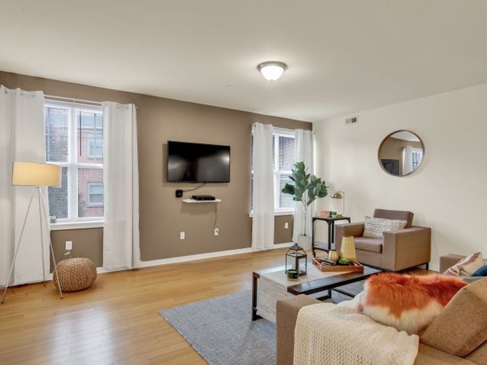 Spacious Living Room | Apartments in Newark, DE | Rittenhouse Station