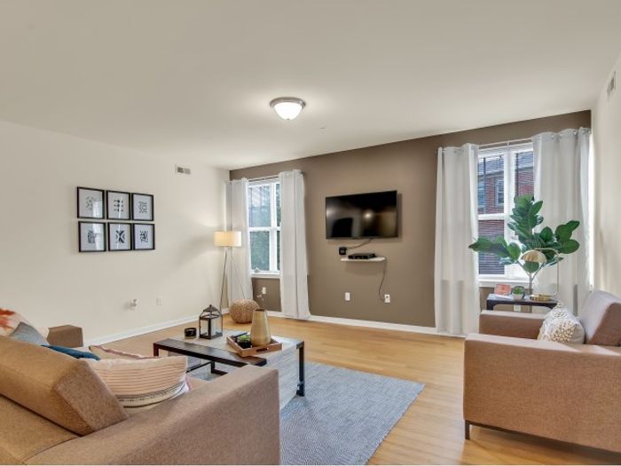 Spacious Living Room | Apartments in Newark, DE | Rittenhouse Station