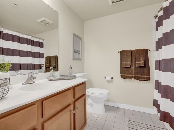 Spacious Bathroom | Newark DE Apartment For Rent | Rittenhouse Station