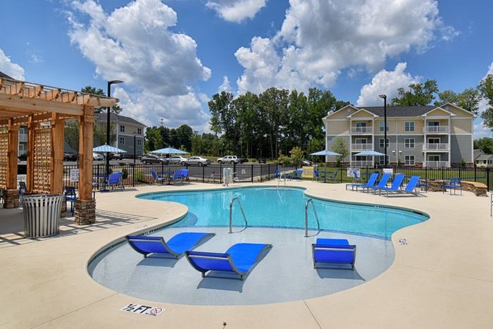 Sparkling Pool | Apartments for rent in Spartanburg, SC | Valley Falls