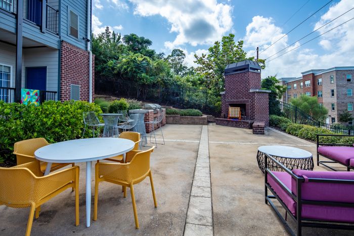 Outdoor Fireplace | The Bluff at Waterwoks Landing | Apartments Near Campus in Tuscaloosa, AL