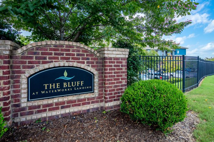 Sign & Landscaping | The Bluff at Waterwoks Landing | Tuscaloosa, AL Student Apartments