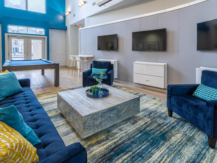 Hangout with all your friends| Hawks Landing Apartments in Tampa, FL
