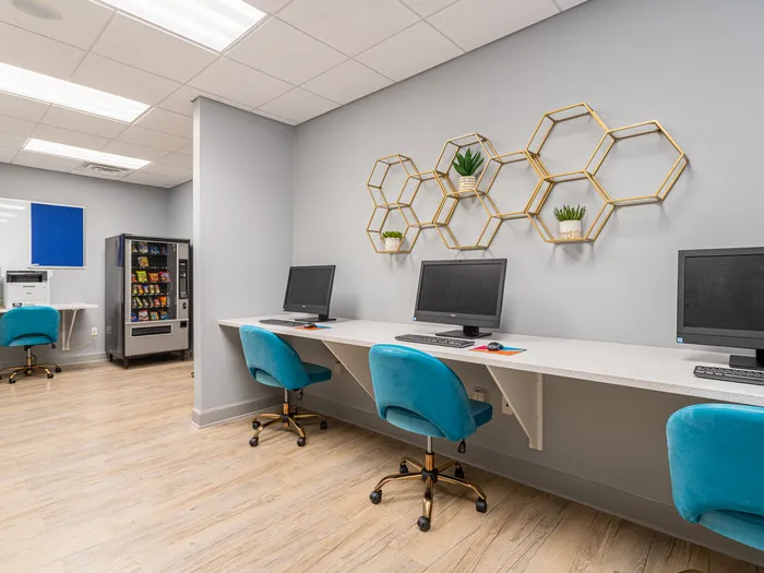Computers & Vending Machine in Study Area at Hawks Landing | Apartments in Tampa, FL