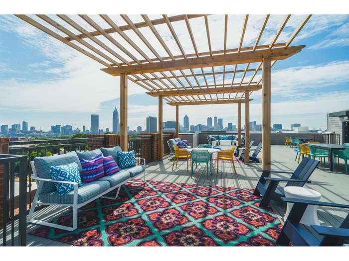 Resident Sun Deck | Paloma West Midtown | Atlanta Student Housing