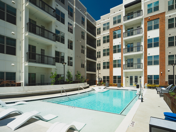Swimming Pool | Paloma West Midtown | Atlanta Student Apartments