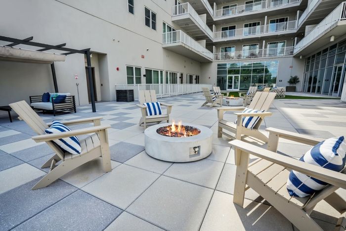 555 Boulevard