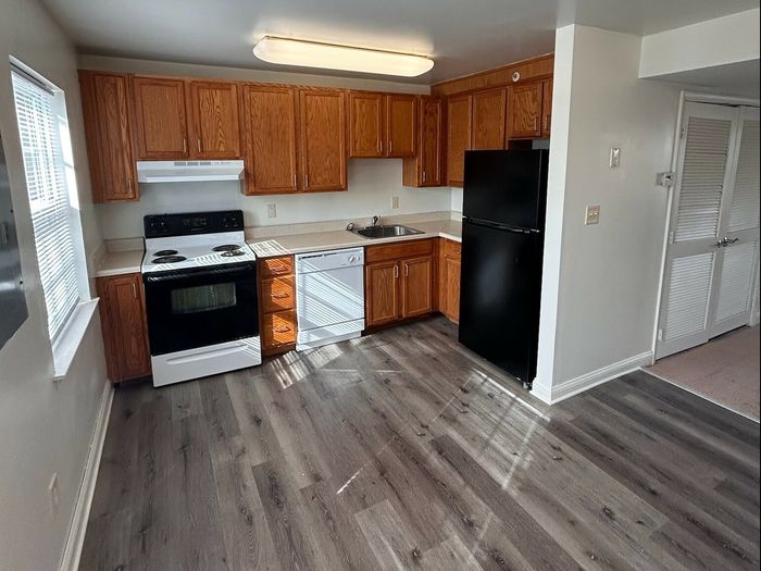 One Bedroom Kitchen