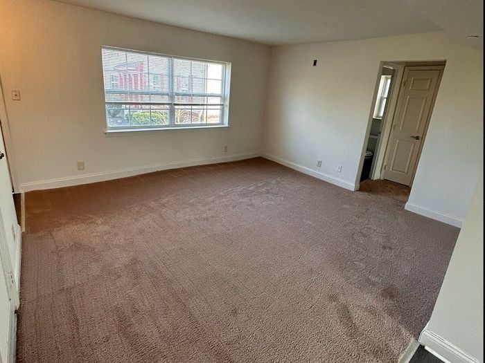 One Bedroom Common