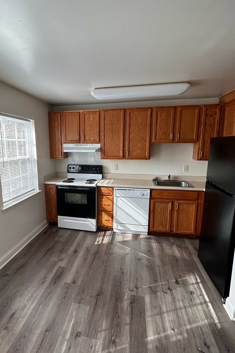 One Bedroom Kitchen