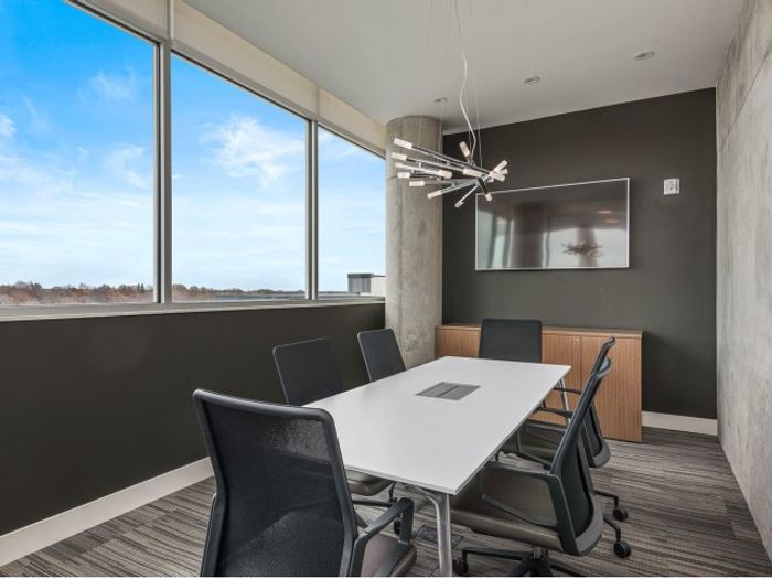 Resident Business Center | Overland Park KS Apartment For Rent | Avenue 80