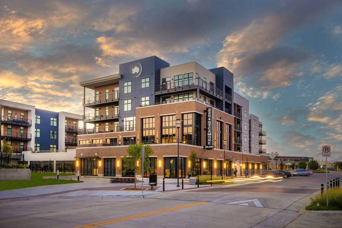 225 Sycamore, Delano District Apartments in Wichita KS Luxury Apartments