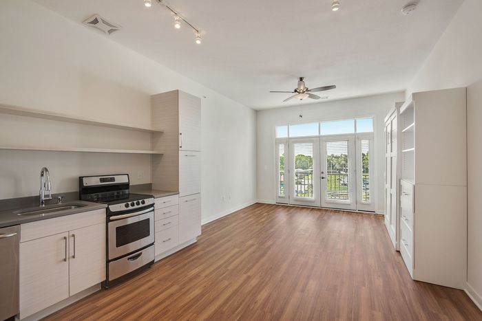 | Apartments in Overland Park, KS | Avenue 80