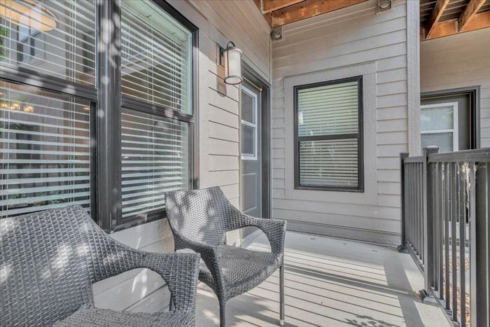 Spacious Balcony with 1 and 2 Bedroom Options - Sixty16 Apartments Shawnee, KS