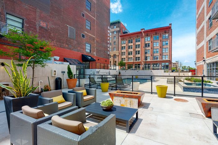 Roaster's Block Apartments Luxury Apartment's Kansas City