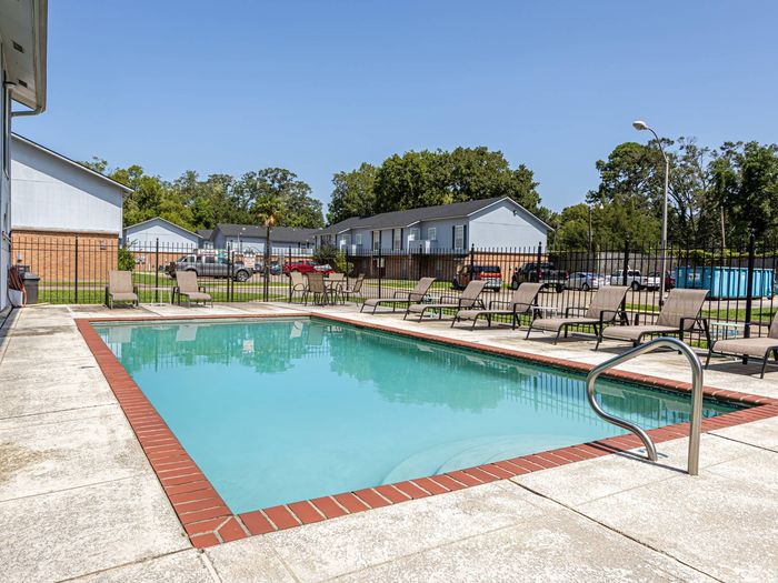 The Avery Apartments Pool