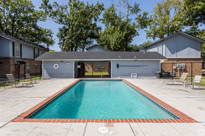 The Avery Apartments Pool