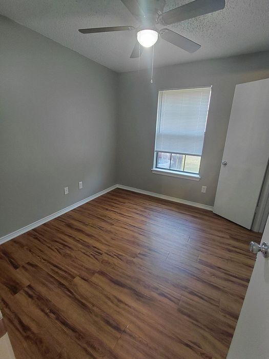 Kings Village Apartments, Wake Village, Texas