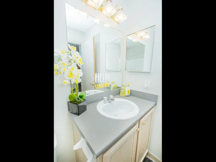 Bathroom (One Bedroom)
