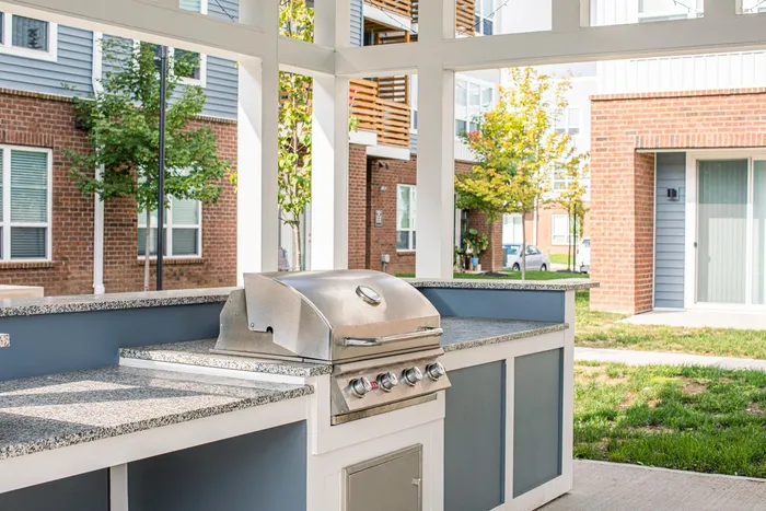 No matter what your lifestyle is, Liberty Flats will keep you plugged into the mix. Enjoy a dip in the resort-style pool or stay home and chill with your dogs or cats, we are pet-friendly after all!