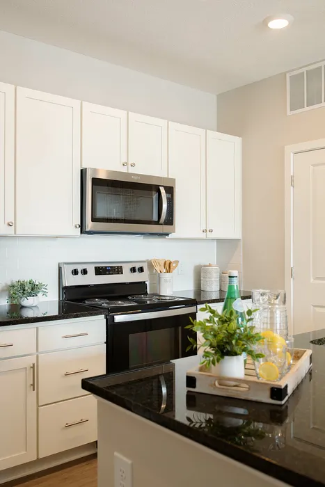 Microwave | Crescent Woods Apartments | Apartments in Gahanna, OH