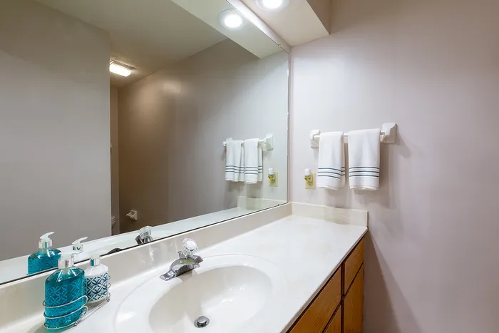 One-bed bathroom
