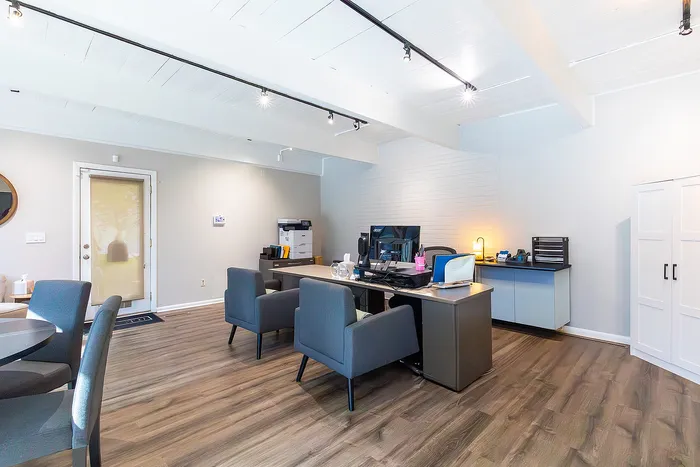 Tivoli Apartments - Office Interior
